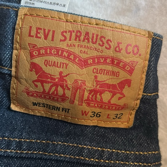 Levi's Men's Dark Indigo Straight Leg Western Fit Jeans 36X32 - Picture 8 of 12